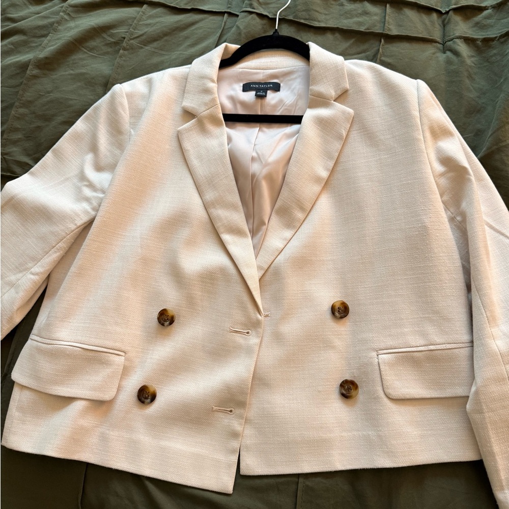 Ann Taylor Women's Cream Blazer